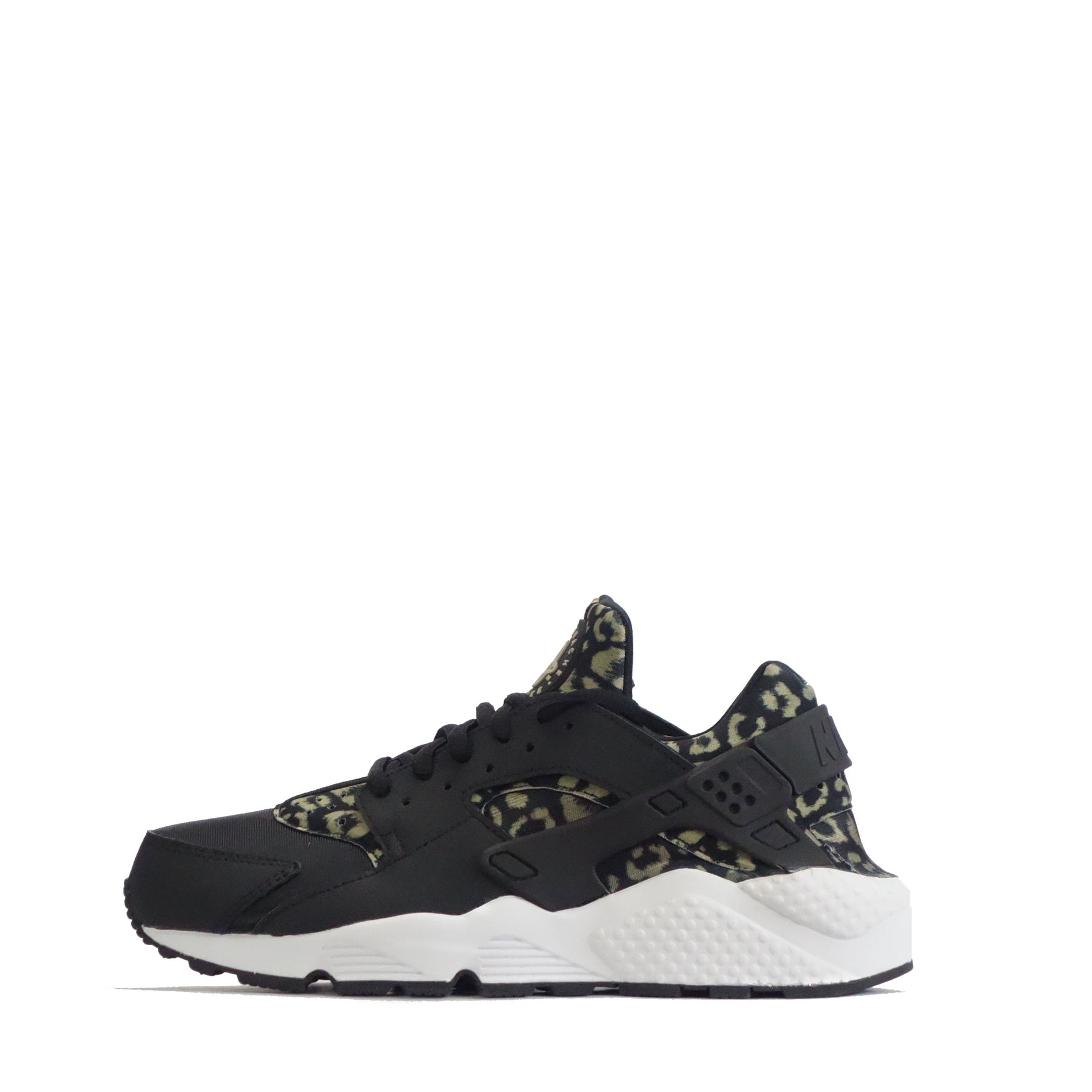 Nike huarache black and hotsell white print